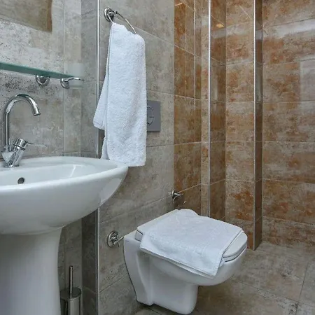 Cinar House Hotel *