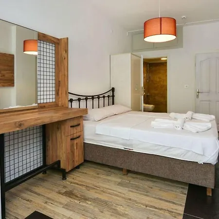Cinar House *